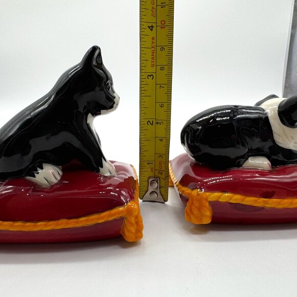 Ceramic Dog Cat Salt and Pepper Shakers Black and White on Red Pillow - Picture 8 of 9